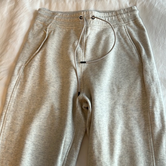 Kit & Ace white heathered jogger small NWOT - Picture 2 of 11